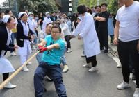 【凝心聚力 賽出風采】武寧縣人民醫院舉行慶“五·一”職工拔河比賽