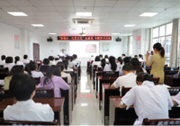 南大一附院呼吸與危重症醫學科專家（jiā）團（tuán）隊在武寧縣人民醫院開展“肺暢行·紅醫文化（huà）”走基層義診活（huó）動